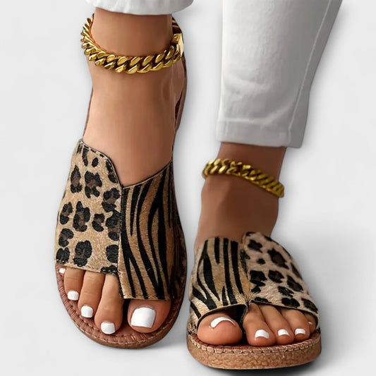 Lyan | Stylish Bicolor Slippers with Leopard Print